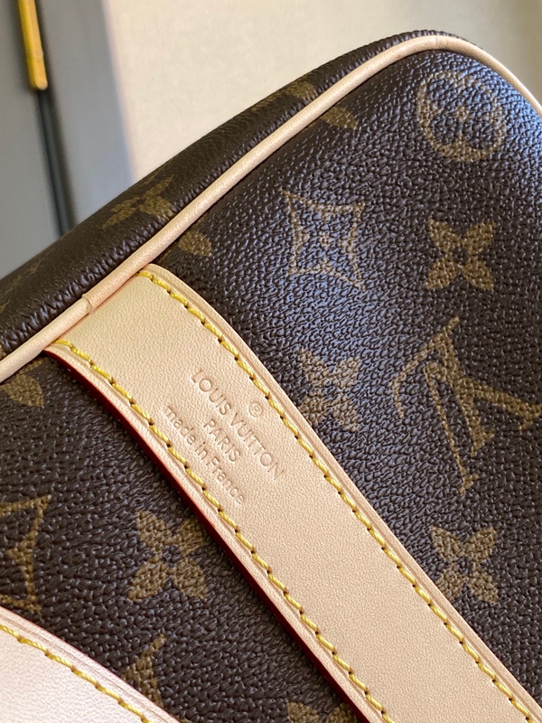 ルイヴィトンバッグ角部分ディテール